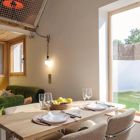 Casita En La Naturaleza, אולות