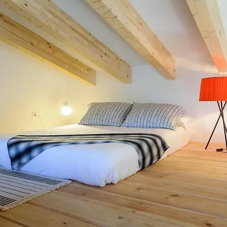 Casita En La Naturaleza, * אולות